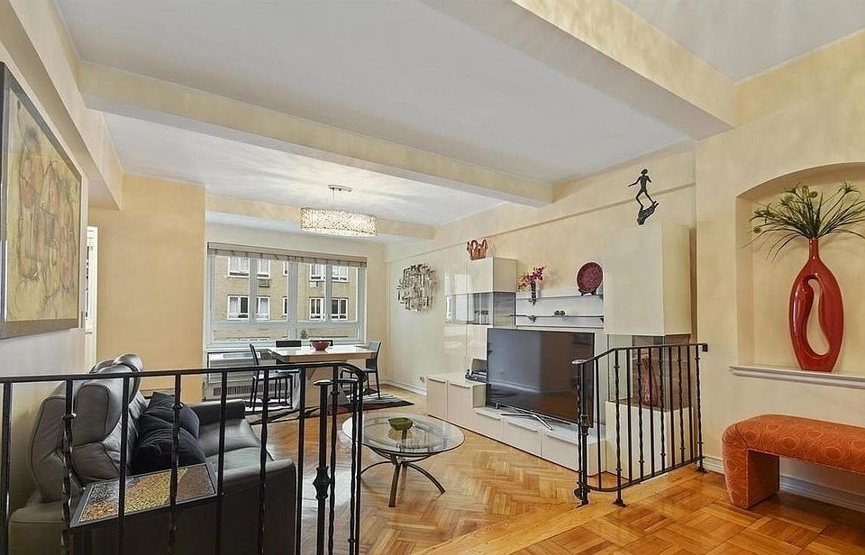 1st image of 333 W 57th St APT 301