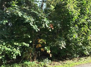 13 Ridge Ln, Mahopac, NY 10541