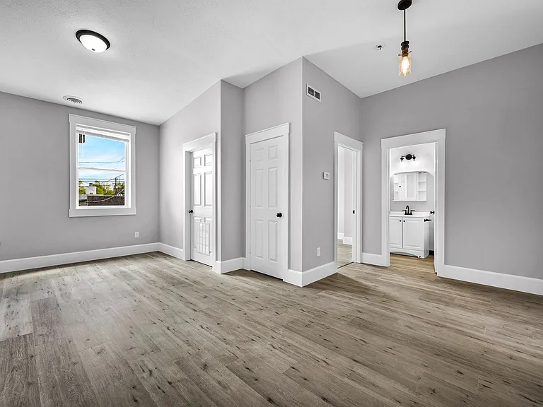 318 S Locust St #318-1 — Photo 5