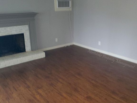 3rd image of 2260 Green St