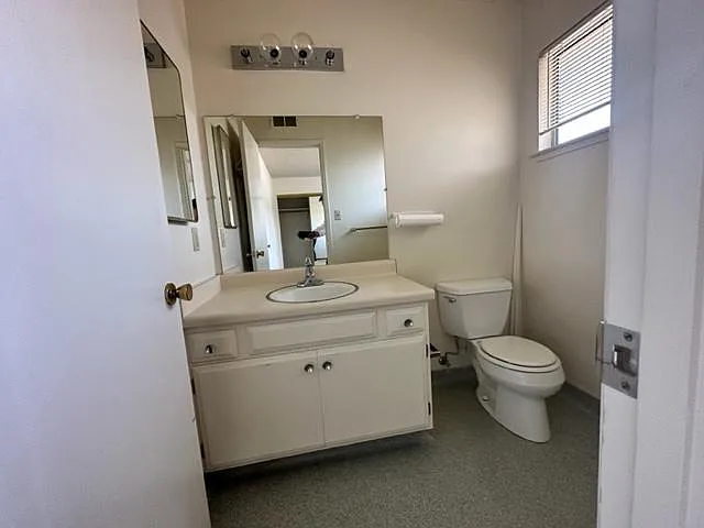 332 Carriage Dr #2 — Photo 7