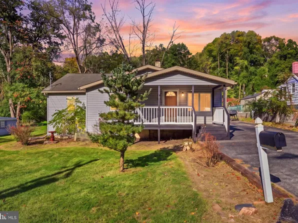 65 Creek Rd, Manchester, PA 17345