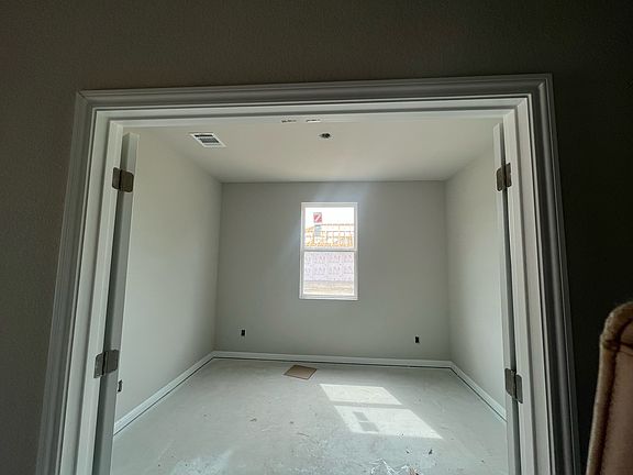 741 Gray Fox Loop Interior Image 5