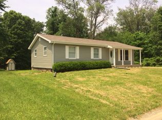 801 Buffalo Ln, Mount Vernon, IL 62864