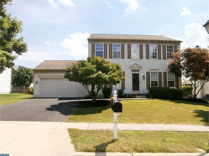 1st image of 8 Rosefield Dr