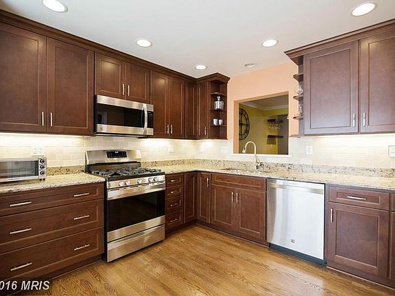5th image of 56 Rockcrest Cir