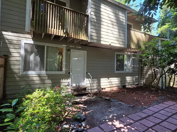 5118 Hunt St NW APT B, Gig Harbor, WA 98335