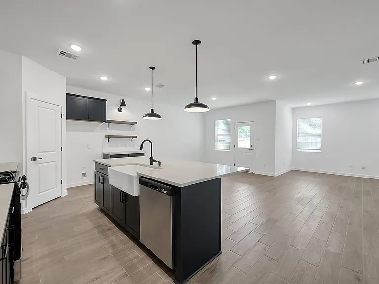 516 Monarch Trl — Photo 5