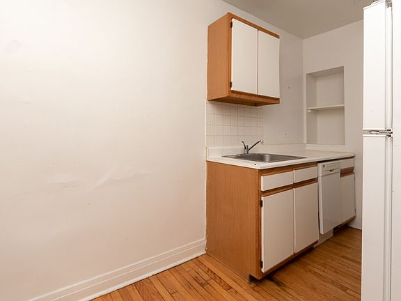 5th image of 1421 W Farwell Ave APT 301
