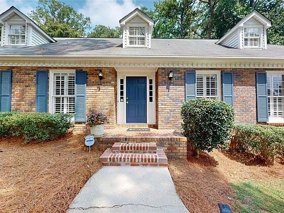 4th image of 5513 N Peachtree Rd