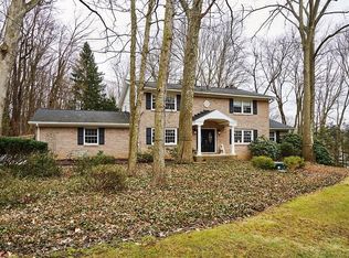 2288 Berrywood Dr, Akron, OH 44333