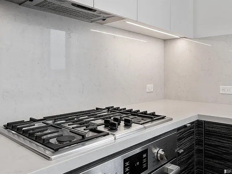 1688 Pine St #W1002 — Photo 8