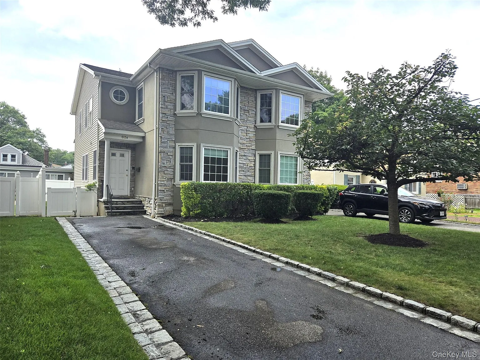 3 bed, 2.5 bath, 1360 sqft, $4,700 — Photo 2