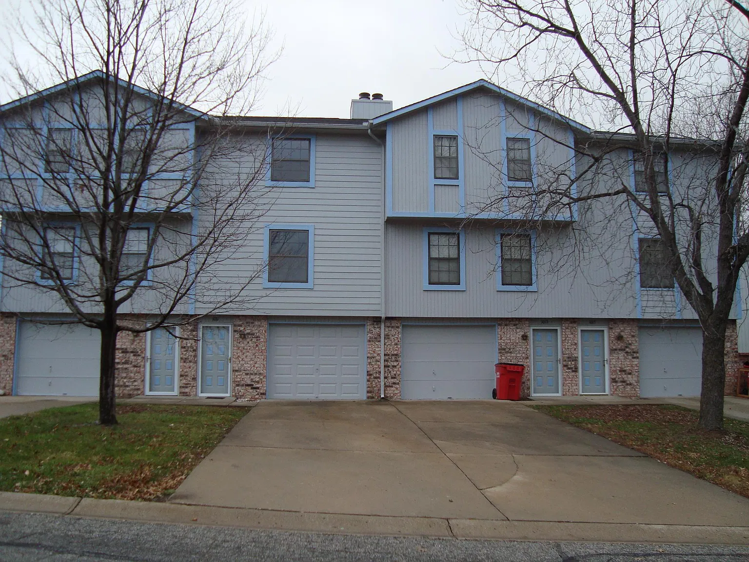 2 bed, 1.5 bath, 1116 sqft, $1,200 — Photo 1