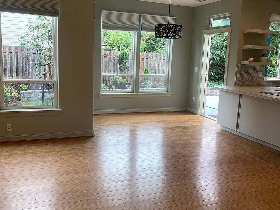 Loads of light and direct access to fenced yard.