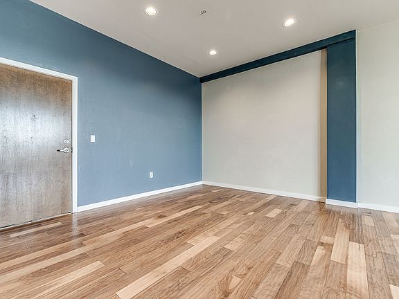 3rd image of 1 NE 2nd St APT 413