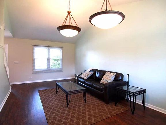 3rd image of 1936 Stanford Dr