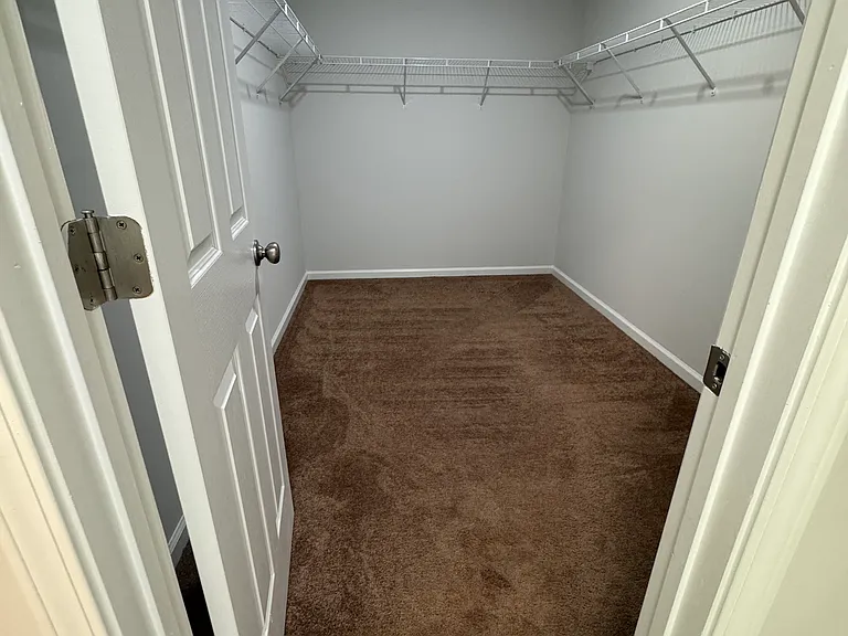 531 Mansfield Ln — Photo 24