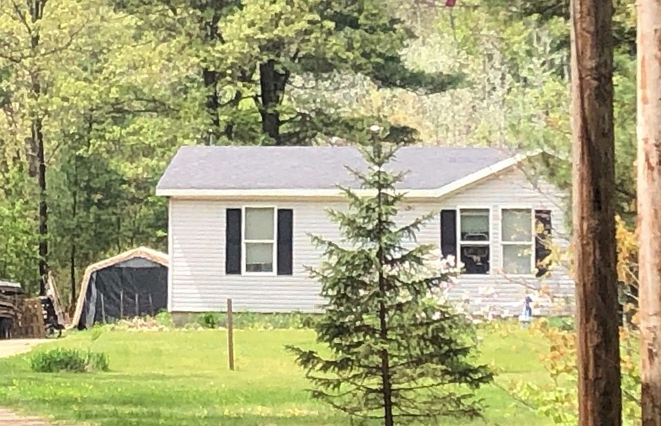 1st image of 15233 Montcalm Ave NE