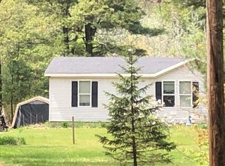 15233 Montcalm Ave NE, Gowen, MI 49326