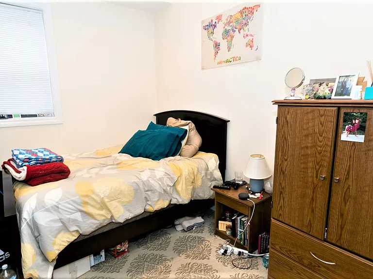 1758 W Montrose Ave #1 — Photo 10