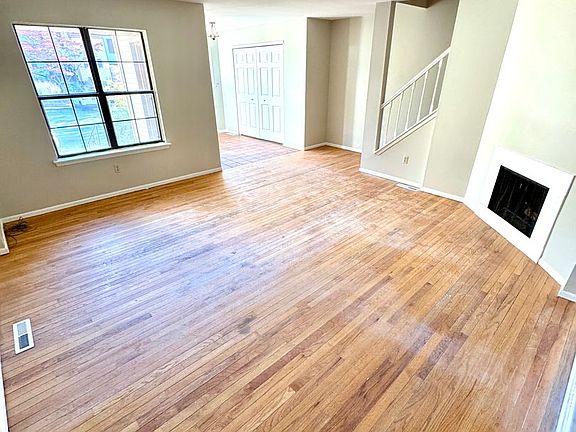 3rd image of 1706 Saratoga Ct