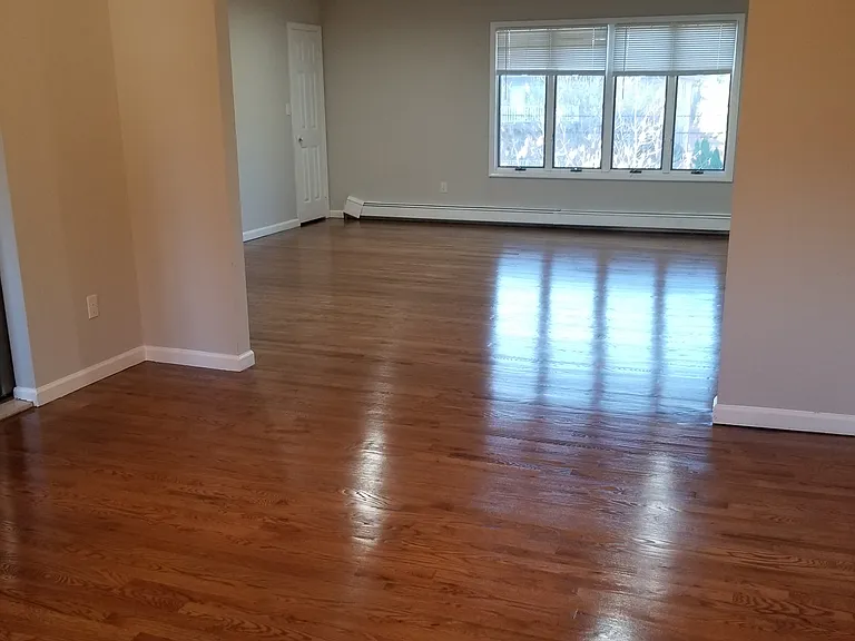 125 E Central Blvd #1 — Photo 4