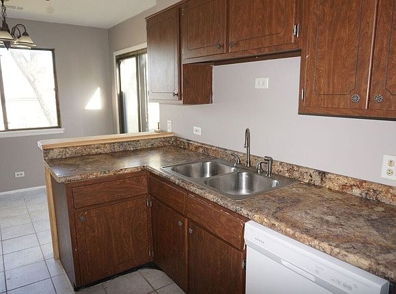 3rd image of 1376 Williamsburg Dr Unit D2