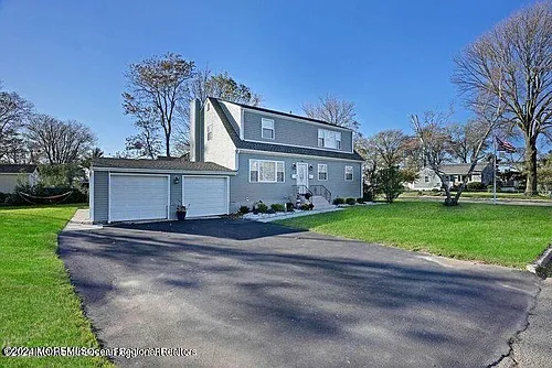 272 Hearn Ave Photo 1