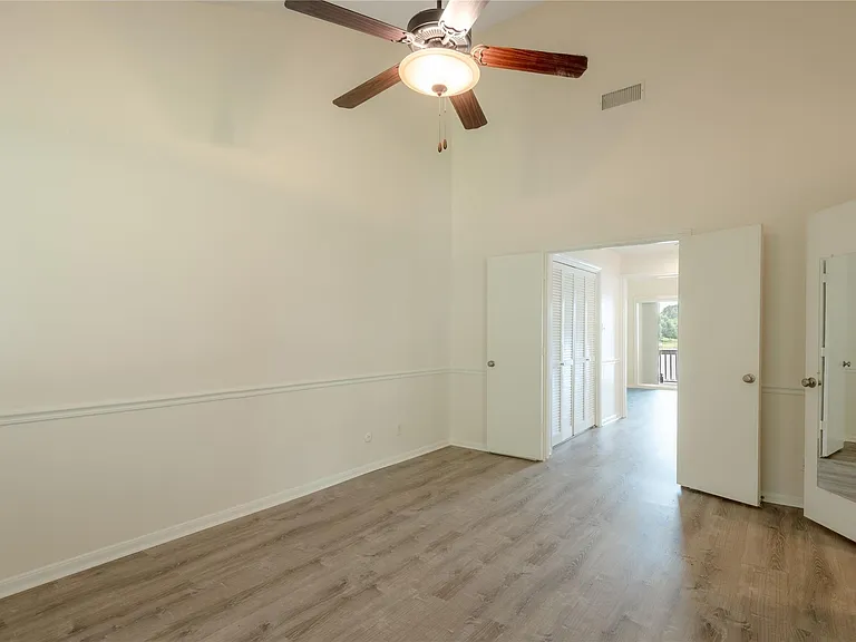 208 Waters Edge — Photo 14