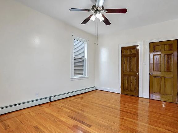 4th image of 270 Stevens Ave #2