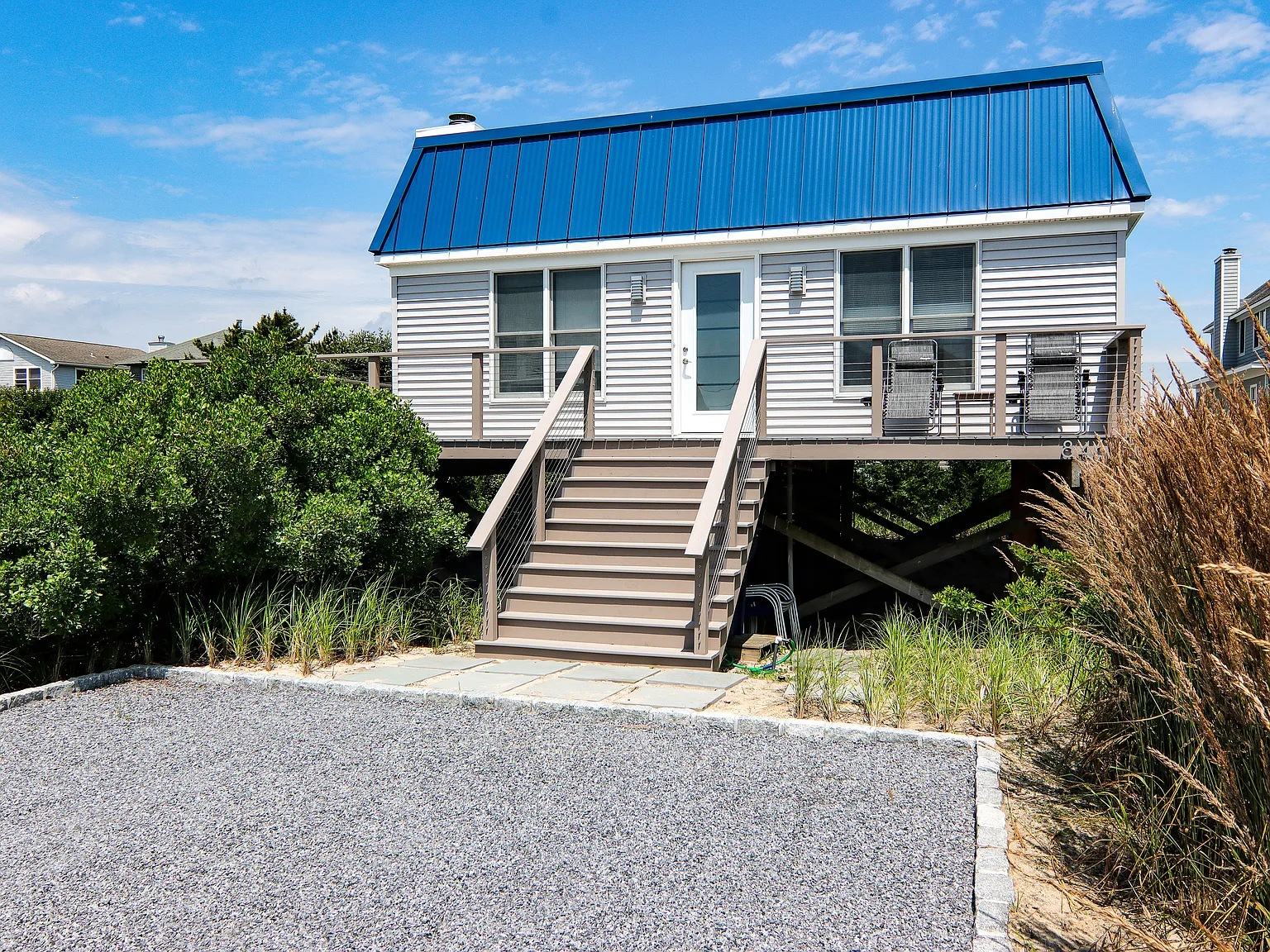 Spectacular Dune Road Bayfront Post Modern — Photo 3