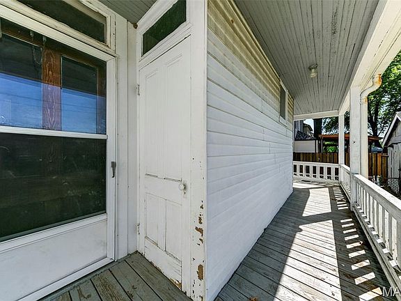 4th image of 1009 S 4th St