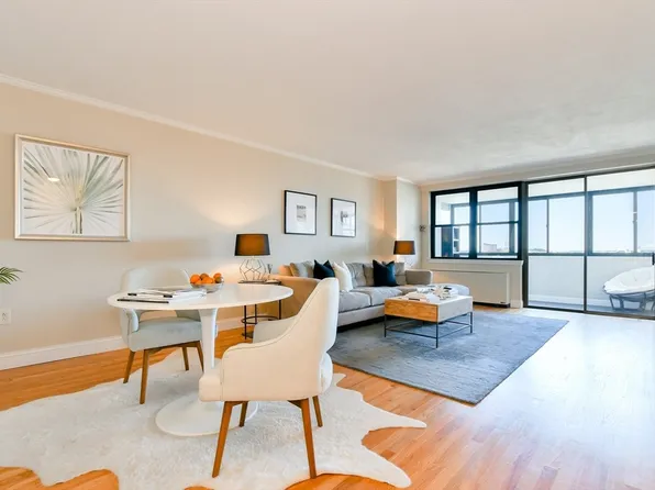 8 Whittier Pl APT 11B, Boston, MA 02114