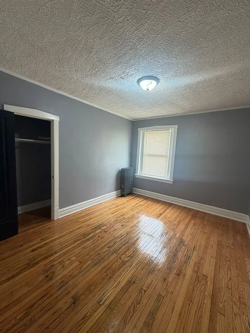 7001 S Aberdeen — Photo 2