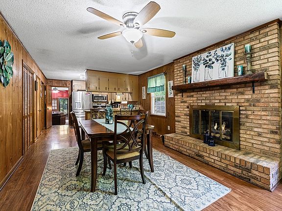 3rd image of 103 Manning Ct