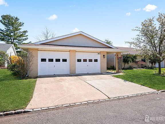 2nd image of 701 Croydon Rd #A