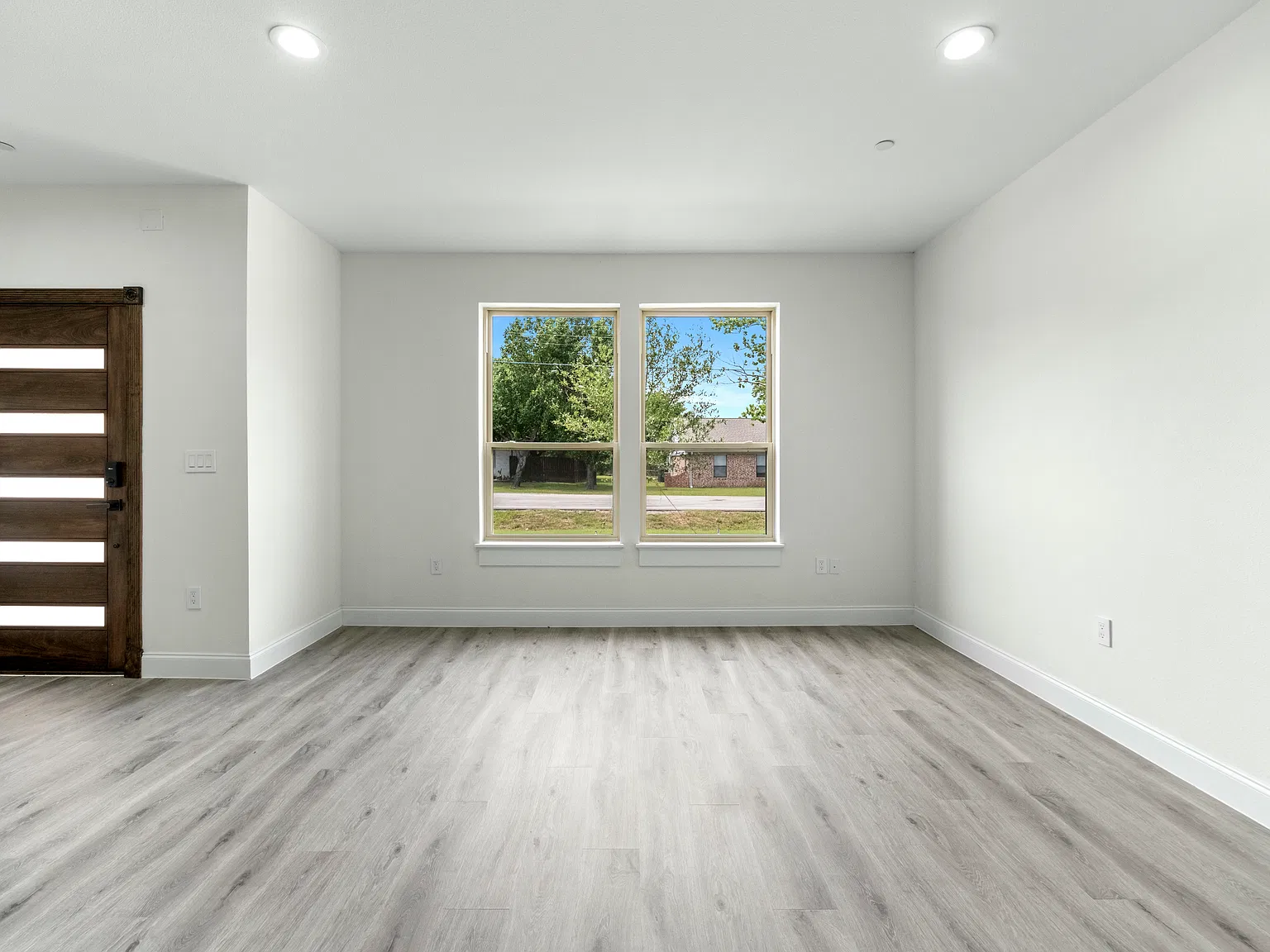 3 bed, 2.5 bath, 2175 sqft, $2,600 — Photo 3
