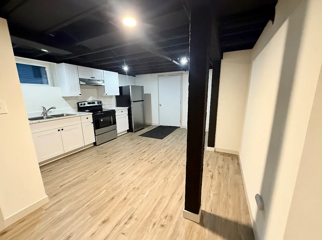 2 bed, 936 sqft, $1,700 — Photo 3