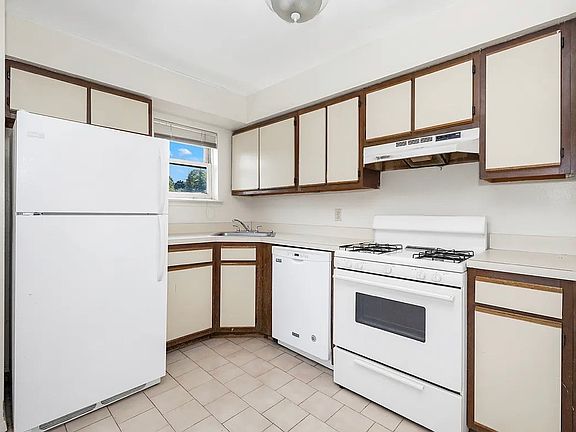 2nd image of 56-09 84th St #3R