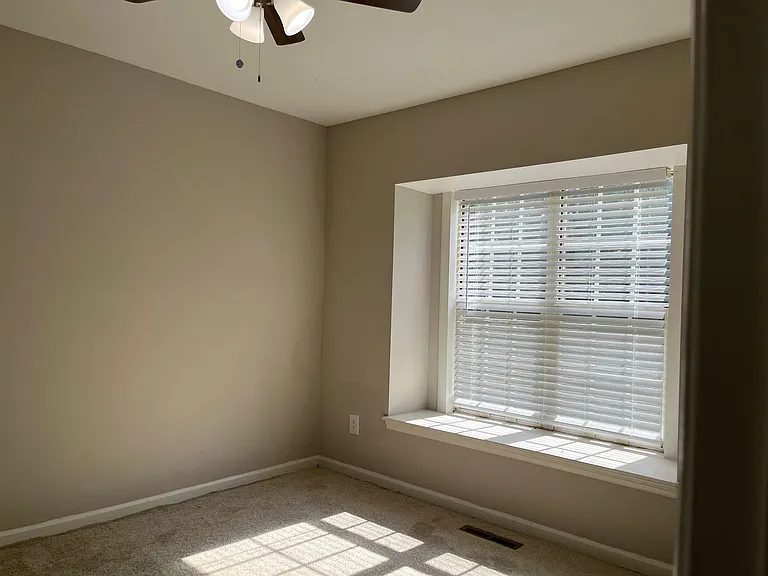 1680 Sleepy Hollow Rd — Photo 10