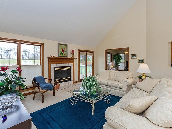 4th image of 349 Mutton Creek Dr