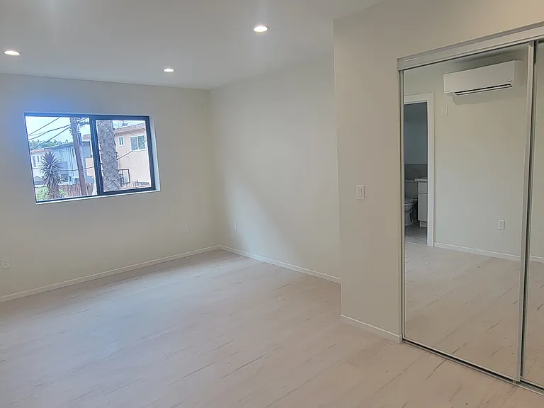 1427 S Shenandoah St #1425-1/2 — Photo 7