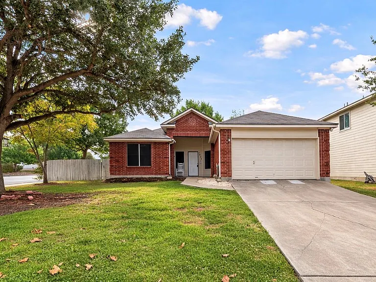 1611 Sunnycrest Cir — Photo 1