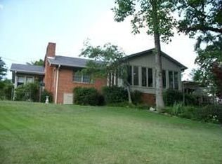 594 N Fairview Rd, Lavonia, GA 30553