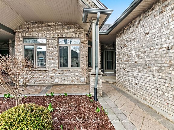 3rd image of 44 Edgevalley Rd #47