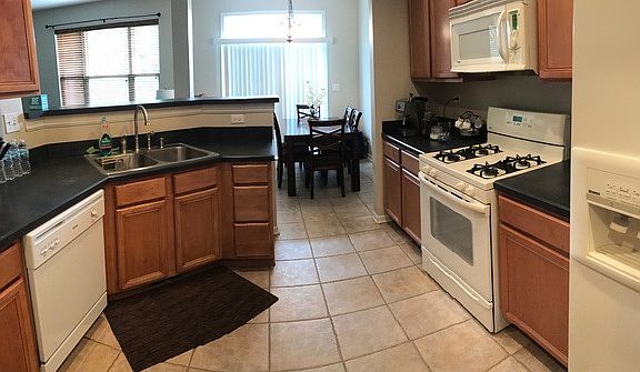 4th image of 372 Pine Lake Cir