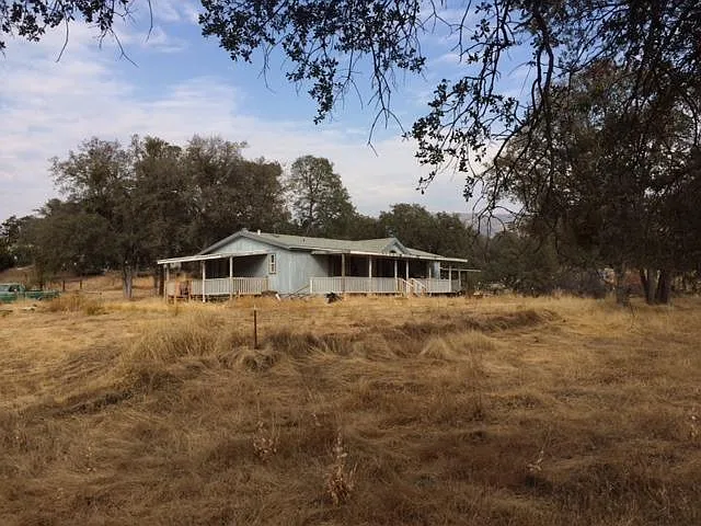 31417 Auberry Rd photo 1