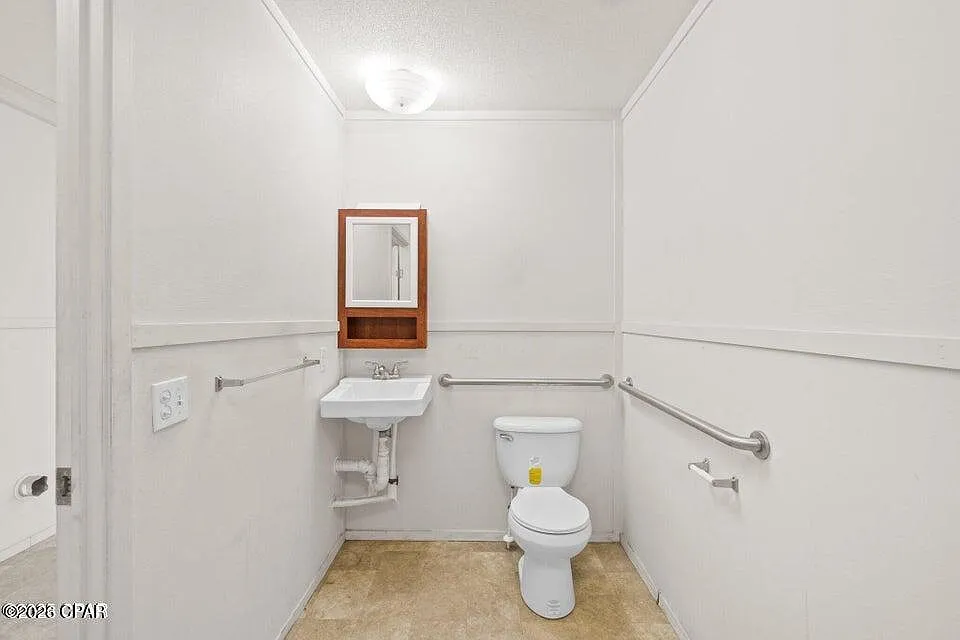 3 bed, 720 sqft, $1,100 — Photo 4