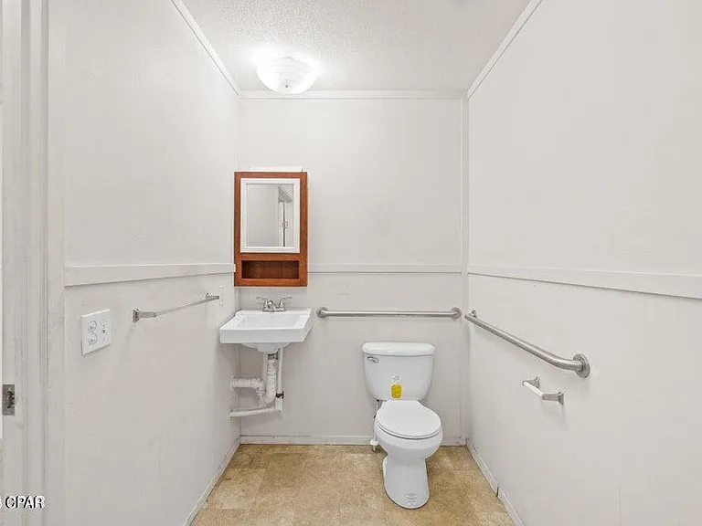 1329 Transmitter Rd #A — Photo 4